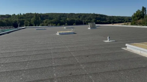 Expertise globale d’étanchéité d’un toit plat de 7 000 m² à la Chambre des Métiers du Gers, Cannes, Rina étanchéité
